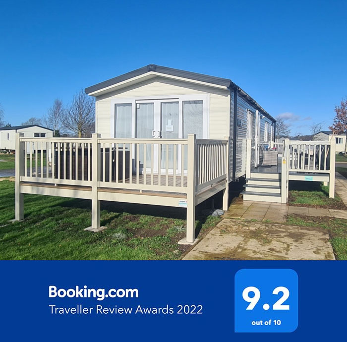 Kestrel Close 8-berth luxury caravan with hot tub at Tattershall Lakes